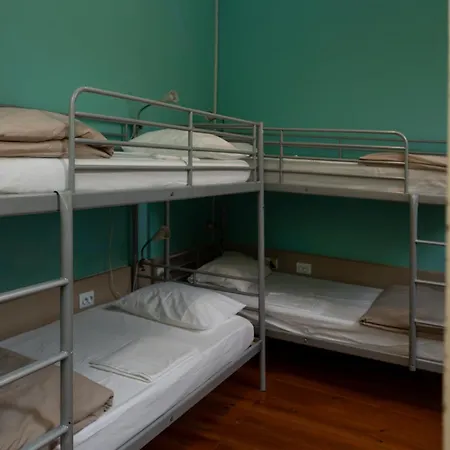 Hostal Sky *